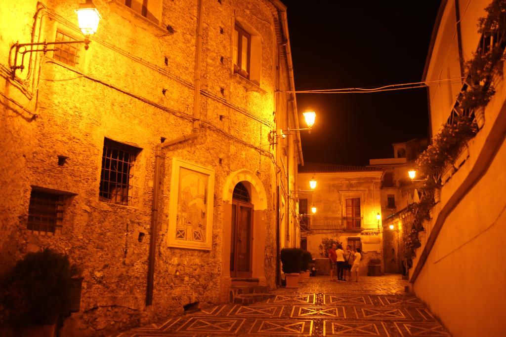 Albergo Diffuso Borgo Dei Greci Buonvicino Exterior photo